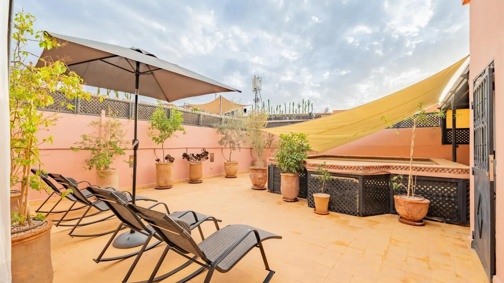 Riad Aouzal Exclusif-Breakfast-Pool Villa Marrakesh